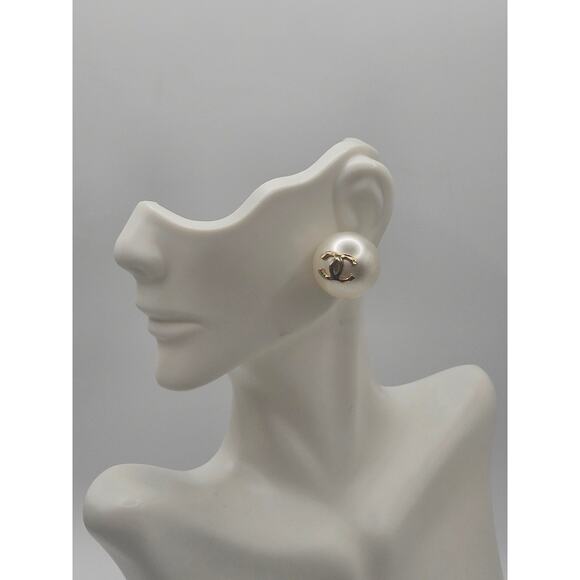 Chanel Golf-tone White Faux Pearl CC Stud Earrings - Picture 14 of 16